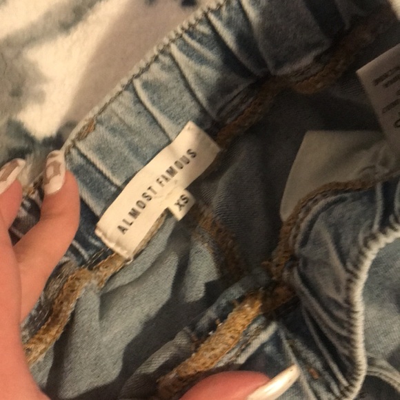 Jogger style jeans - Picture 2 of 3